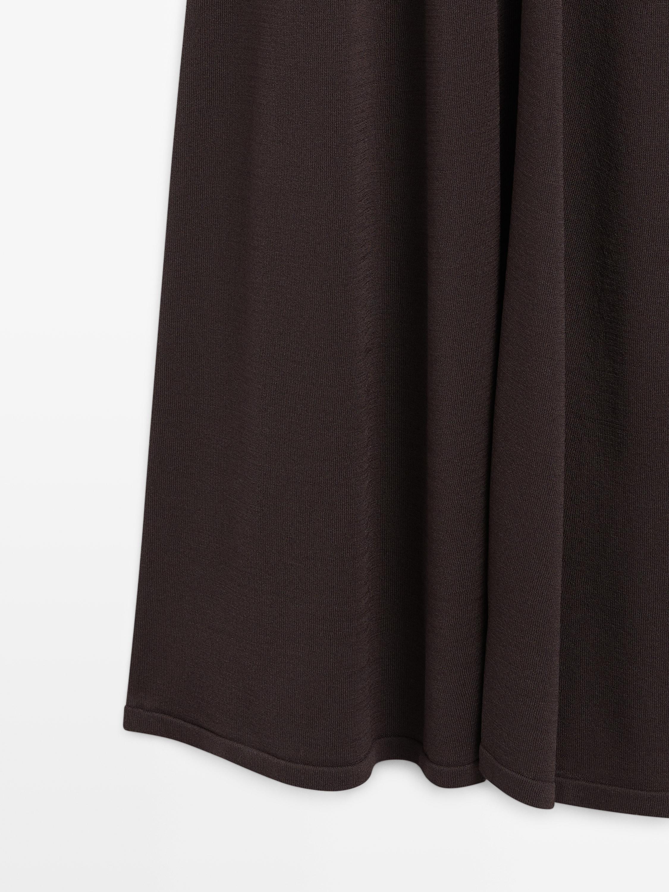 Flowing V-neck midi dress